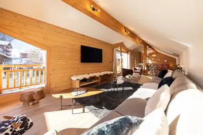Image de Chalet premium avec Jacuzzi en plein centre, pied des pistes - 12 personnes