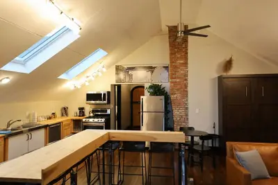 Image de The Historic Harbor Loft! Downtown Mqt by the Ore Dock