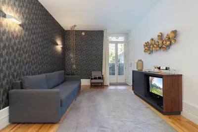 Image de Spacious Captivating Flat | Terrace by HostWise