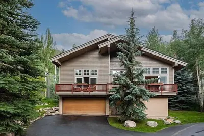 Image de West Vail Home | Steps to Bus | 5 Mins to Vail Village | Heated Garage