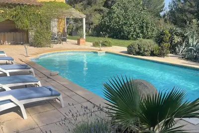 Image de Villa Provençale de 250 m2 avec piscine - à 8 Km D'Aix en Pce pour 8 personnes.