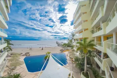 Image de Ocean Front Nuevo 3 Bed! Pool! Sleeps 6! Vela Vista