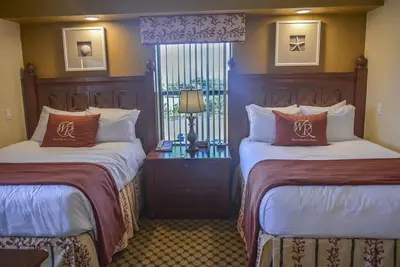 Image de Two Bedroom Villa Close to all parks and malls!