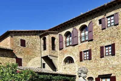 Image de 13th Century Medieval Villa on the top Chianti hills near Florence - 26 guests.