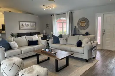 Image de The perfect family vacation home with gulf access/heated pool/tiki bar/ kayaks!