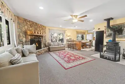 Image de Irie's Retreat - Sauna, Fireplace, Jungle Gym, Barbecue