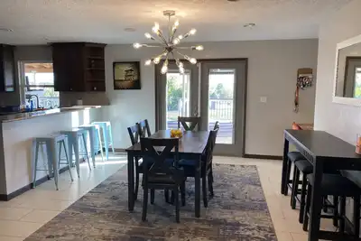 Image de Entire House Close To Everything! Beautiful Views!