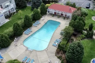 Image de 2 bedroom/2 bath with pool access