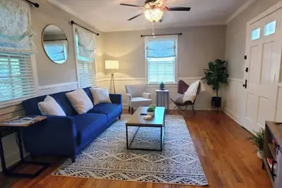 Image de Welcome to Hilltop Cottage!