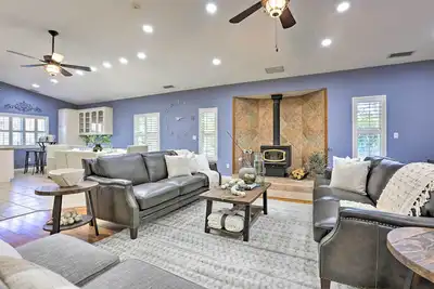 Image de Chic Ranch-Style Home on 33-Acre Walnut Ranch