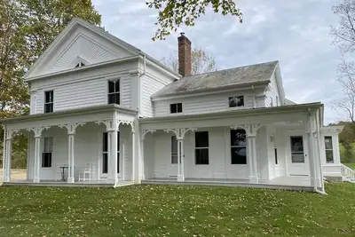 Image de Exceptionally beautiful and spacious country home