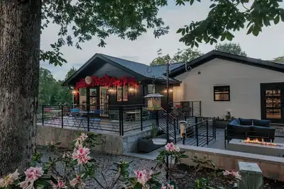 Image de 3br + 2ba Lake Chatuge Cabin w/ Mountain Views!