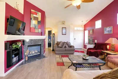 Image de Quaint Cul-De-Sac Home - 14 Miles to Downtown Reno