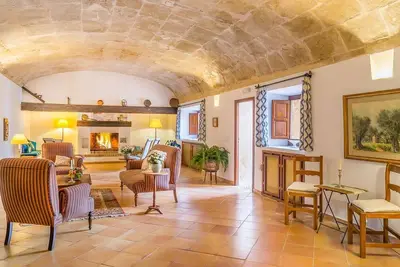 Image de Maison de campagne 'Historica House with Pool Free Wifi' avec vue sur la montagne et climatisation