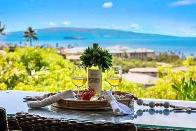 Image de Tropical Escape with Endless Coastal Views