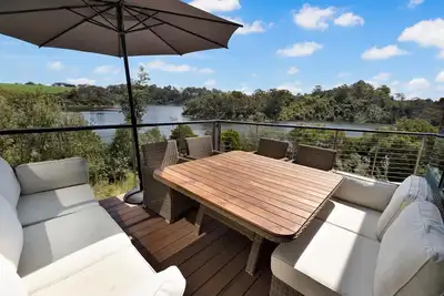 Image de Waterfront property with magnificent views from every room!