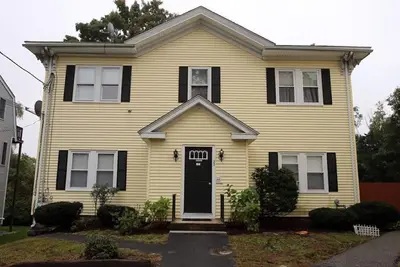 Image de Private Recently Updated Condo 10 minute walk to South Shore Hospital.