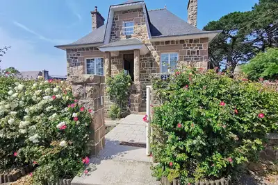 Image de Maison typiquement bretonne proche de la mer