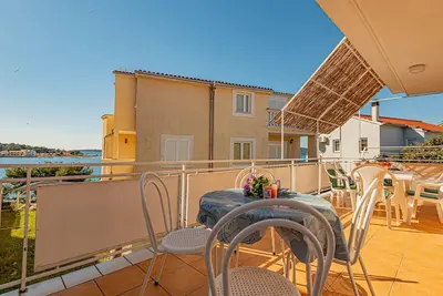 Image de Appartement confortable de 3 chambres à.