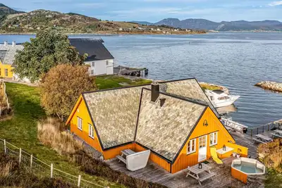 Image de Maison en bord de mer à Kvamsøy