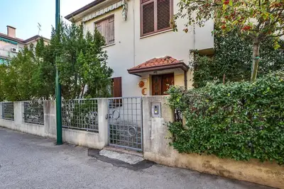 Image de Maison confortable de 2 chambres à.