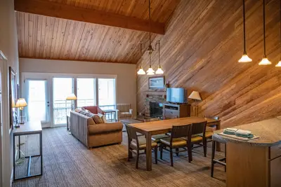 Image de Beautiful 2 Bedroom, 2 bath Condo at the Seventh Mountain Resort.