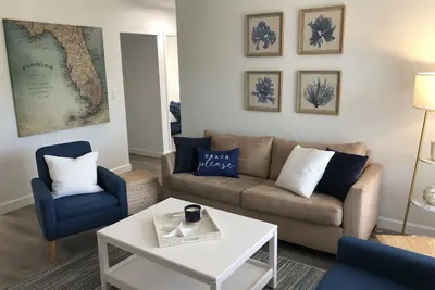 Image de 2 Bedroom villa, 5 min to Beach, walk to Shopping, Restaurants and more