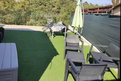 Image de F1 avec un espace jardin