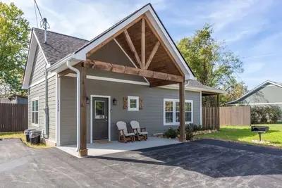 Image de Walk Into Downtown Pigeon Forge/Arcade/Hot Tub