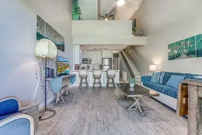 Image de Great location, Stylish Beachy Condo With Upgraded Amenities & Ocean View