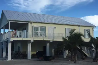 Image de The Happy House will be your Happy Place