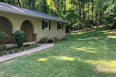 Image de 3-bedroom house for Fun, Football, Fishing and Family