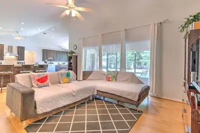 Image de Tampa-Seffner-Brandon Fl<br>4 bed 2 bath family, pet- friendly house