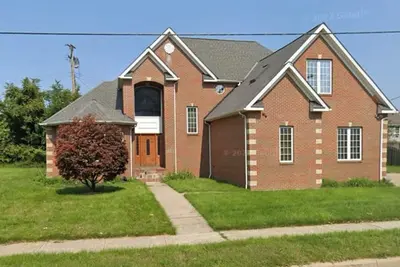 Image de Rated Top 4 Places  to Stay in Cleveland by cleveland. com newspaper!