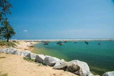 Image de The house is a semi-detached house with plenty of parking, and near to the beach