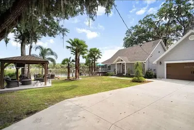 Image de Beautiful Waterfront Home on the Alafia River