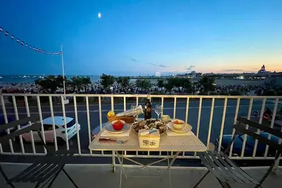 Image de New- Pleine  Vue Mer classé 3*, 4 personnes, Centre de Royan