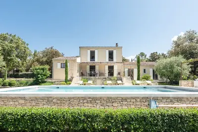 Image de Luxurious villa with pool - Saint-Antoine - L'Isle-sur-la-Sorgue