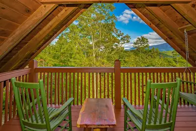 Image de Gone To Therapy, Game Room, Free Attraction tickets for each paid day, Hot Tub! !