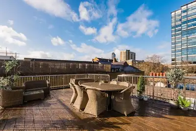 Image de East London loft penthouse with epic roof terrace and loads of space