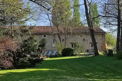 Image de Gite spacieux à la campagne