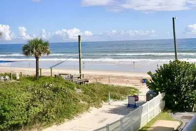 Image de Beach Haven -Ocean View At Symphony Beach Club