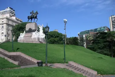 Image de Grand et sécurisé Apt. à Recoleta, à seulement un quelques mètres du métro!