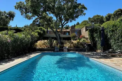 Image de Stone house Domaine Gaou Beñat with sea view and pool, 10 minutes walk to the sea