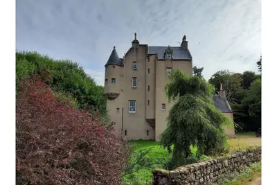 Image de West Wing of Historic Fairytale Lickleyhead Castle