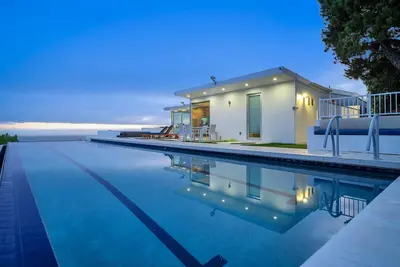 Image de Luxury 3br Malibu Home w Pool/Panoramic Ocean View