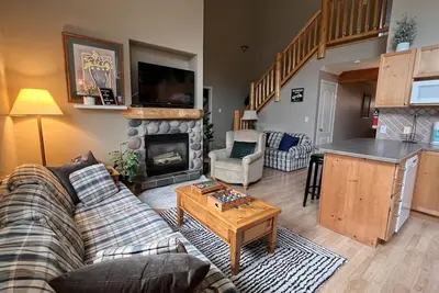 Image de 3 Bdr + 2 Full Br incl Loft | 5 mins from Ski Hill & Town! | 360 Mountain views