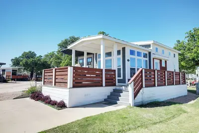 Image de Tiny Home for 4 in a Resort Community.
