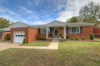 Image de Ideal Location-Across From Expo Center