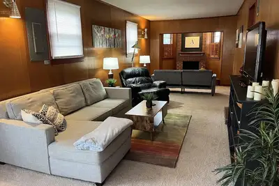 Image de Retro Ranch-Mid Century Home